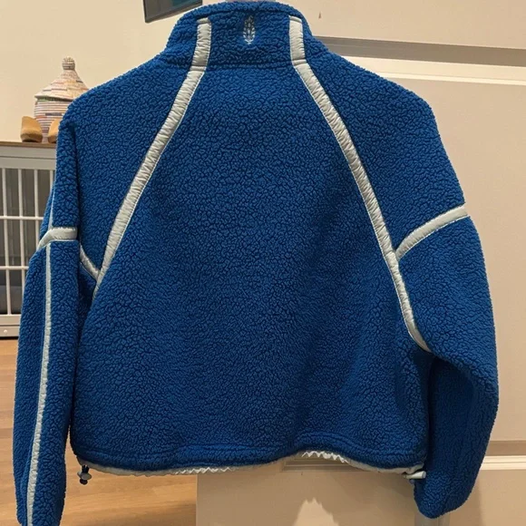 FP Movement cropped Blue Fleece Pullover, size XS - Picture 3 of 3